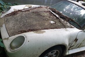 В Подмосковье нашли реплику  Porsche 959, которая 10 лет стоит под открыты небом