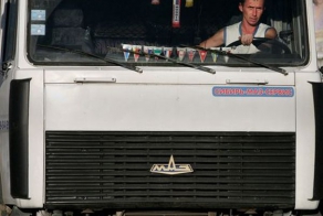 Водители, колесящие по русским дорогам (17 фото)