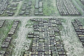 Кладбища военной техники с высоты