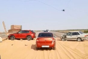 «Пшеничное» ДТП: в Ростовской области «КамАЗ» потерял прицеп с зерном