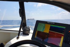 Есть остров в Тихом океане