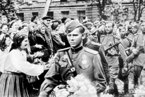 Западные партнёры представили советских солдат-освободителей в виде варваров-мародёров
