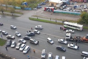 Авария дня. Массовое ДТП с участием восьми автомобилей в Новосибирске