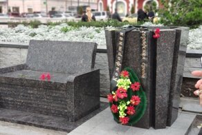 Центр Владивостока отделали под кладбище, и горожане устроили похороны здравого смысла с эстетикой