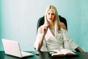 Если оставлять мужа без присмотра, то его обязательно кто-то подберёт