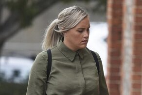 Тюремную надзирательницу судят за интимную связь с заключенным