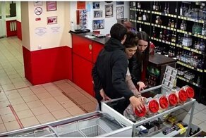 Магазинного вора потянуло на соленое
