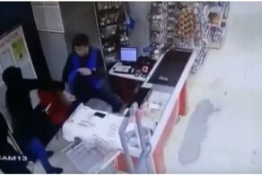 Подсобный рабочий отбился от грабителей подручным товаром