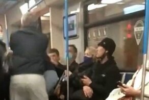 В московском метро пассажир попытался атаковать кашлявшую женщину без маски
