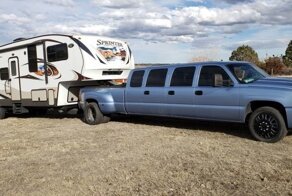 Безумный семидверный лимузин Chevy Silverado для большой семьи
