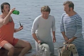 Почему трое в лодке поплыли против течения