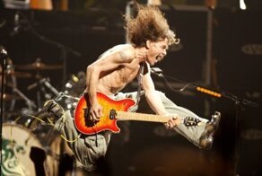 Умер Эдди Ван Хален основатель рок-группы Van Halen