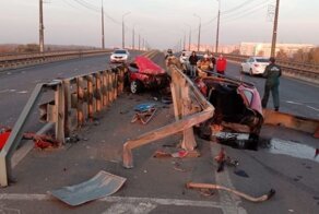 Авария дня. Молодой парень прокатил подружку с ветерком