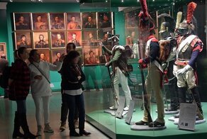 Лихой столичный рубака затупил саблю времён бородинской битвы и угодил под суд