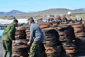 Российские военные экологи набрали ещё 150 тонн металлолома на острове Врангеля