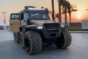 Блондинка протестировала российский вездеход «Шаман» на пляже в Дубаи