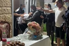 Полицейские штурмом взяли свадебное торжество в Израиле: видео