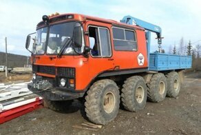 Самодельный покоритель Сибири: вездеход, сделанный из автобуса, грузовика и трактора
