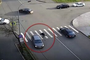 Автомобилистка сбила парня в капюшоне на пешеходном переходе в Петрозаводске