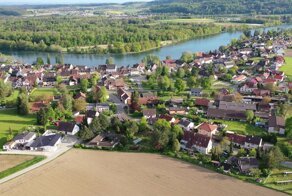 Бюзинген-ам-Хохрайн — германский город, окружённый Швейцарией