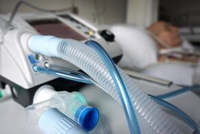 Пока американцы умирают, чиновники из США утилизировали 45 российских аппаратов ИВЛ