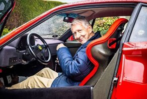 80-летний старик, который все еще с удовольствием водит свой Ferrari F40