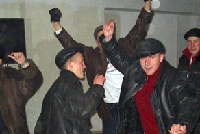 Деревенские дискотеки: стильно, весело и очень опасно