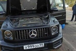 Под Воронежем обнаружили в Mercedes G-Class чемодан денег, оружие и липовую "ксиву"