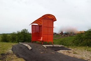 В деревне установили остановку