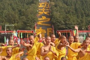 Шаолиньские монахи и футбол ... (12 фото)