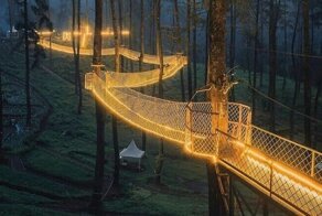 Путешествуем онлайн: самый волшебный мост в Индонезии