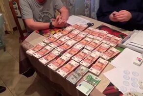 ФСБ показала кадры обысков у бывшего челябинского мэра-взяточника