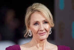 Как мир разлюбил Джоан Роулинг и почему дело не только в ее твитах о менструации