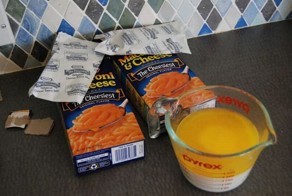 Приготовление суши роллов из макарон и сыра (15 фото)