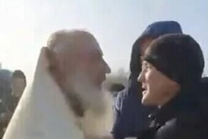 "Рот закрой, чмо!": священник обматерил родственников умершей учительницы и сорвал отпевание