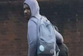 В Лондоне девушка спасла школьницу от негра-педофила. Теперь за ним охотится весь город