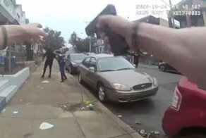 Власти Филадельфии опубликовали видео стрельбы полицейских в афроамериканца