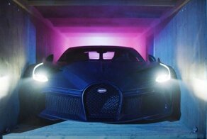 Распаковка Bugatti Divo в матовом синем цвете, прибывшего в США