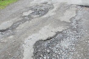 Жители деревни в Пермском крае обратились к Германии с просьбой отремонтировать им дорогу: видео