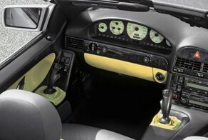 Mercedes-Benz SL с джойстиками вместо руля и факсом