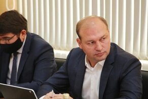 Провинциальный министр за неделю отпуска потратил больше своего годового дохода
