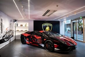 Японская культура и итальянская красота: модельер превратил Lamborghini Aventador S в арт-объект