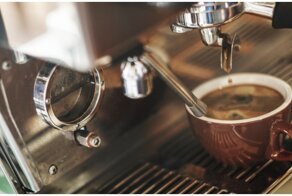 Бариста 15 лет назад выпил на спор 19 чашек эспрессо и все еще приходит в себя