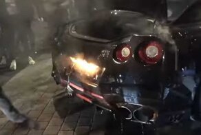 Перестарался! Nissan GT-R загорелся в Лондоне