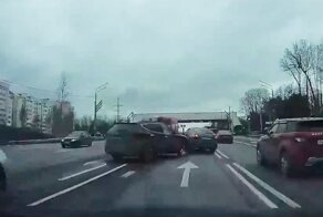 Пьяный водитель на Hyundai попытался скрыться после ДТП, но не смог далеко уехать