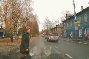 ДТП в Хабаровске: женщину сбил КамАЗ