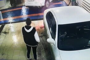 Несчастный случай на автомойке в Казахстане: пьяный сотрудник лишил свою коллегу ног