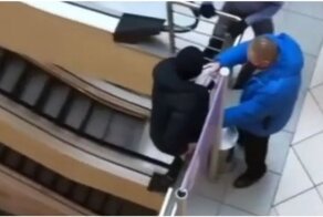 В Перми юный вор спрыгнул с третьего этажа торгового центра, убегая от охраны