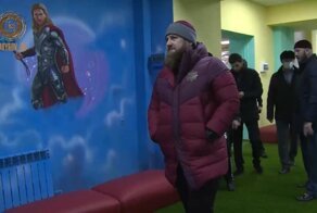 Кадыров дал команду закрасить персонажей Marvel в детском саду и нарисовать чеченских героев: видео
