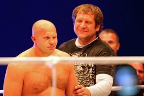 Александр Емельяненко опубликовал эксклюзивное фото с братьями